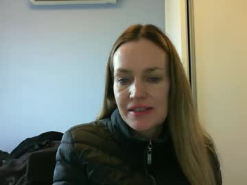 Crazyanny Chaturbate stream image from July 18, 2025