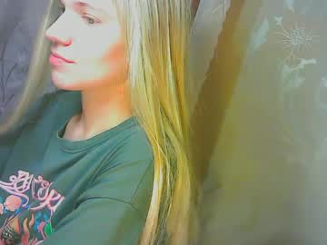Karolynafox Chaturbate stream image from July 18, 2025