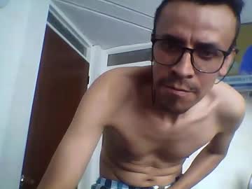Reyfons Chaturbate stream image from July 18, 2025