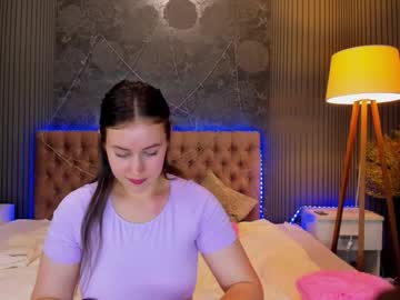 Adrianayung Chaturbate stream image from July 18, 2025