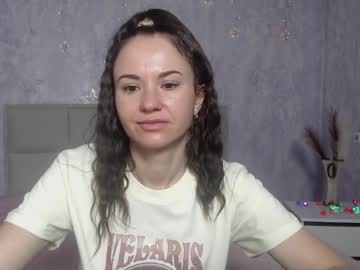 Kiaracriegs Chaturbate stream image from July 18, 2025