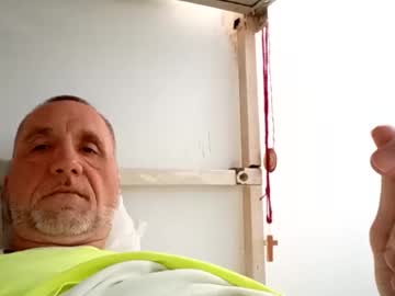 Grownman10 Chaturbate stream image from July 18, 2025