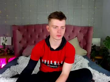 Happydeimos Chaturbate stream image from July 18, 2025