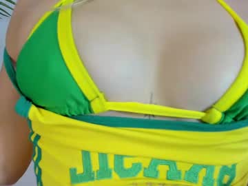 Dovie_K Chaturbate stream image from July 18, 2025