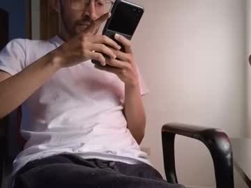 Felipeleonx Chaturbate stream image from July 18, 2025
