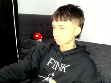 Xamyu Chaturbate stream image from July 18, 2025