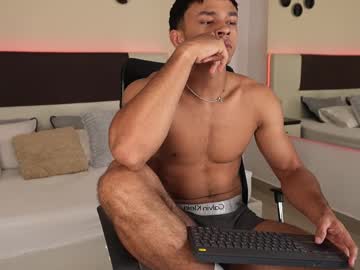 Danteestone Chaturbate stream image from July 18, 2025
