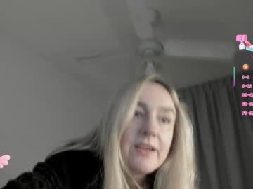 Dulcejulia Chaturbate stream image from July 18, 2025
