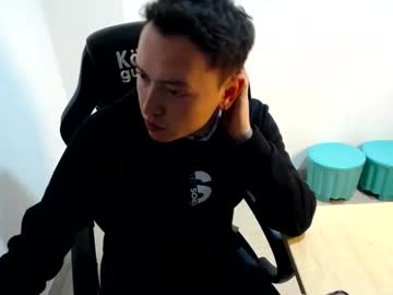 Robert_Honey Chaturbate stream image from July 19, 2025