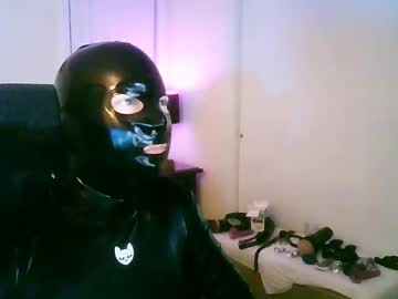 Latexminheadroom Chaturbate stream image from July 19, 2025