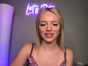 Xoellie Chaturbate stream image from July 19, 2025