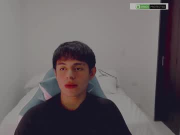 Littlezhalem Chaturbate stream image from July 19, 2025