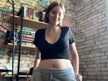 Earleneaxley Chaturbate stream image from July 19, 2025