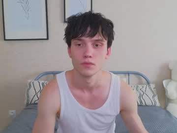 Pupsenish Chaturbate stream image from July 19, 2025