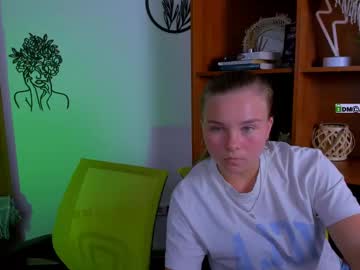 Emma_Foxys Chaturbate stream image from July 19, 2025