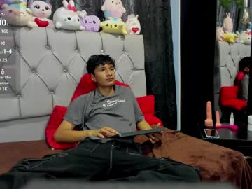Julian_Foxx Chaturbate stream image from July 19, 2025