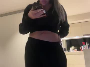 Karleeironside Chaturbate stream image from July 19, 2025