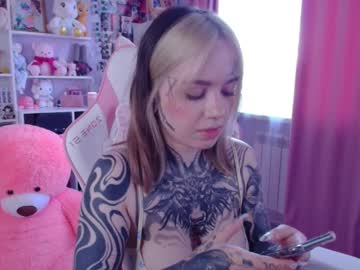 Katrinuwu Chaturbate stream image from July 19, 2025