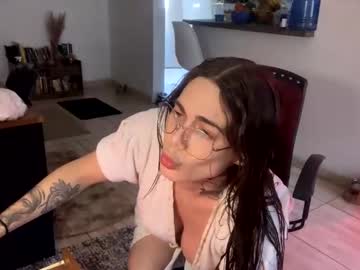 Jujuzfernandez Chaturbate stream image from July 19, 2025
