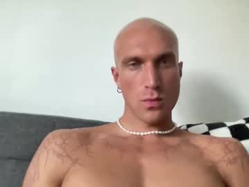 Orlandohuge Chaturbate stream image from July 19, 2025