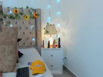 Candiegilson__ Chaturbate stream image from July 19, 2025