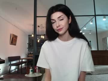 Milla_Jo Chaturbate stream image from July 19, 2025