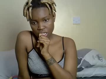 Sexxy_Parry Chaturbate stream image from July 19, 2025