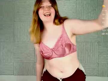 Vivianshy_ Chaturbate stream image from July 19, 2025