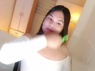 Kayleepinay Chaturbate stream image from July 19, 2025