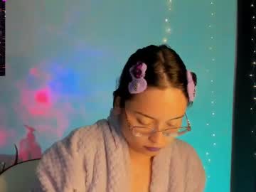Shantalcerezo Chaturbate stream image from July 19, 2025