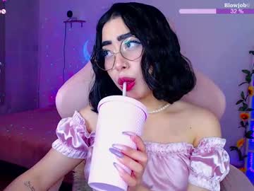 Iamveroo Chaturbate stream image from July 20, 2025