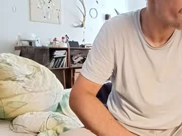 Mademecome Chaturbate stream image from July 20, 2025
