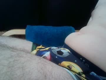 Flow2105 Chaturbate stream image from July 20, 2025