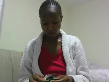 Bunnie_Trizah08 Chaturbate stream image from July 20, 2025