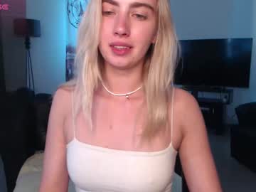 Monicamoonlight Chaturbate stream image from July 20, 2025