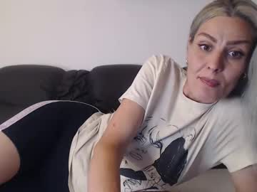 Hornygirllx Chaturbate stream image from July 20, 2025