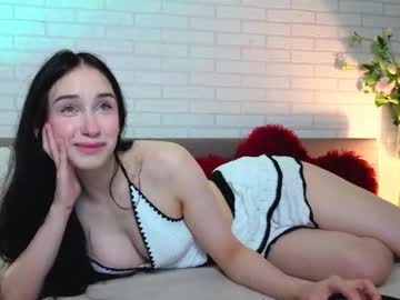 Aliceplaysss Chaturbate stream image from July 20, 2025