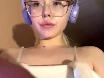 Neon_Doll Chaturbate stream image from July 20, 2025