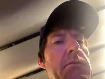 Revitup2000 Chaturbate stream image from July 21, 2025