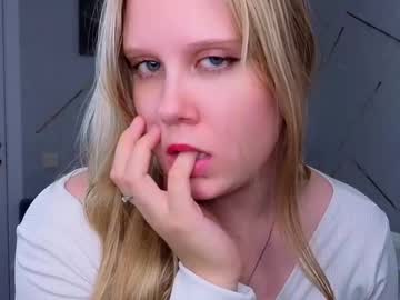 Linhamari Chaturbate stream image from July 21, 2025