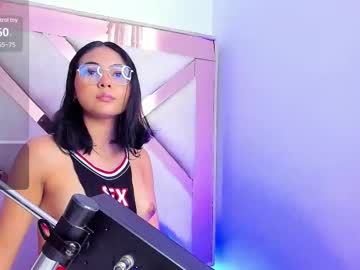 Alinna_Rosee Chaturbate stream image from July 21, 2025