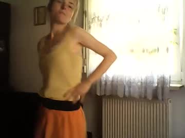 Lovvedance Chaturbate stream image from July 21, 2025