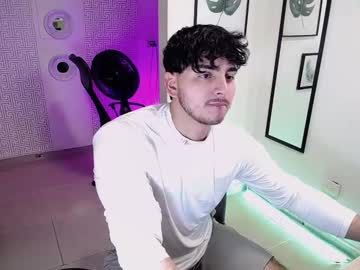 Jakeesummer Chaturbate stream image from July 21, 2025