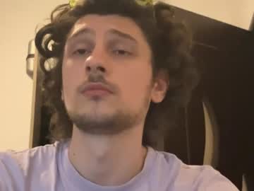 Yellowsubmarinex2 Chaturbate stream image from July 21, 2025