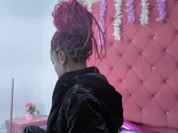 Angeyapetite Chaturbate stream image from July 21, 2025