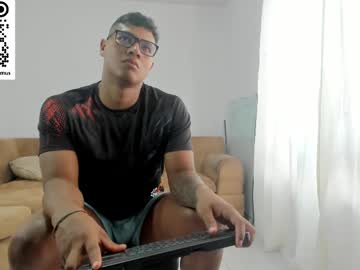 Darren_Hot Chaturbate stream image from July 21, 2025