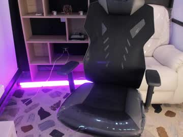 Emysilver Chaturbate stream image from July 21, 2025