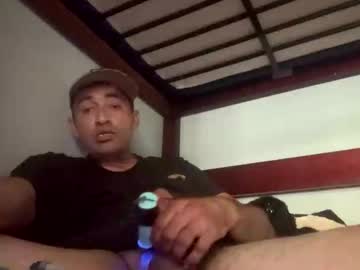 Realmeletsfuck Chaturbate stream image from July 21, 2025