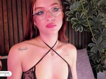 Sindyevans_ stream image from July 21, 2025
