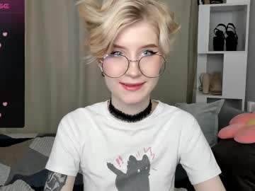 Julescrown Chaturbate stream image from July 22, 2025